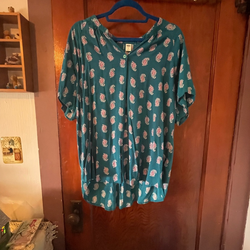 Old Navy button up tee
